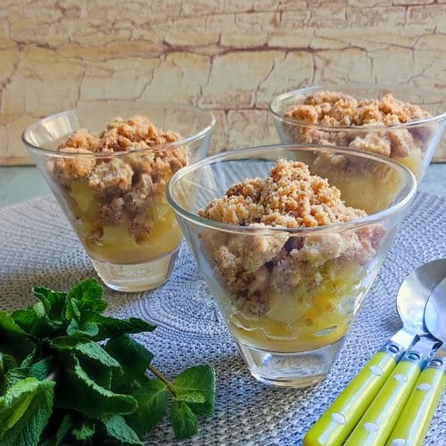 Crumble d'ananas en verrine