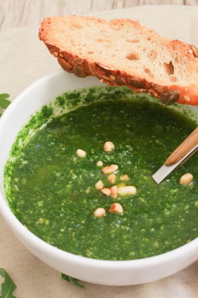 pesto de roquette aux noisettes