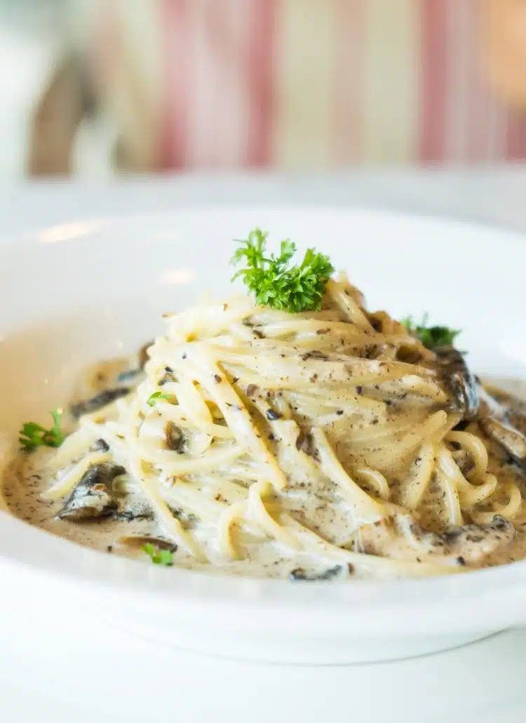 spaghetti aux champignons et nousettes
