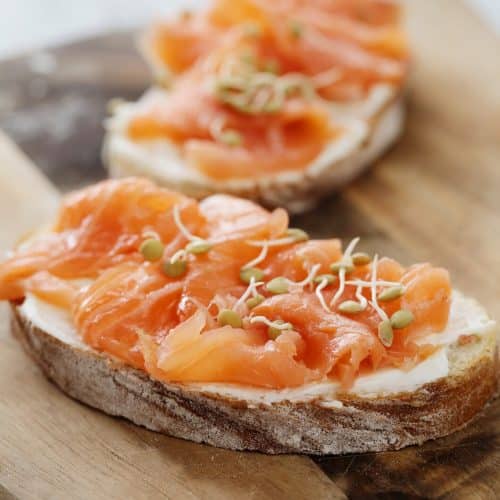 Tartines au saumon fumé et wasabi