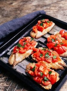 Brushettas aux tomates et basilic Brushettas aux tomates et basilic