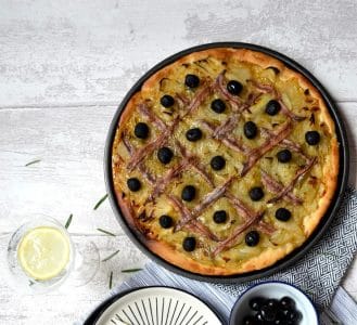 Pissaladière niçoise Pissaladière niçoise