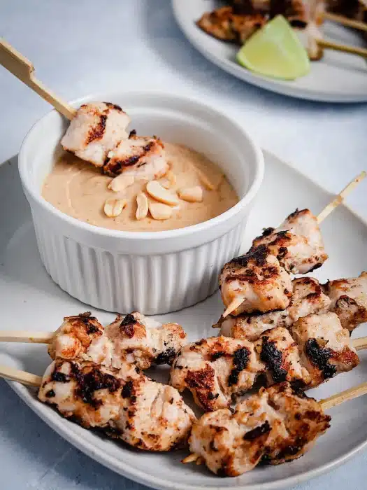 Brochettes de poulet sauce satay