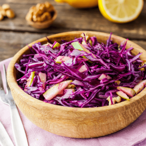 Salade de chou rouge aux pommes et noix