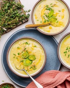 Velouté de poireaux et pommes de terre au curcuma