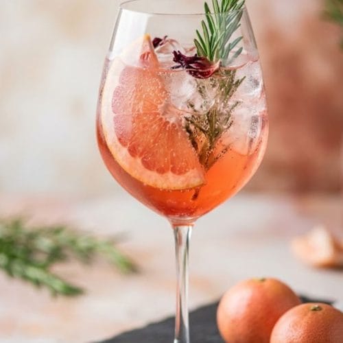 Spritz sans alcool à hibiscus et pomelo