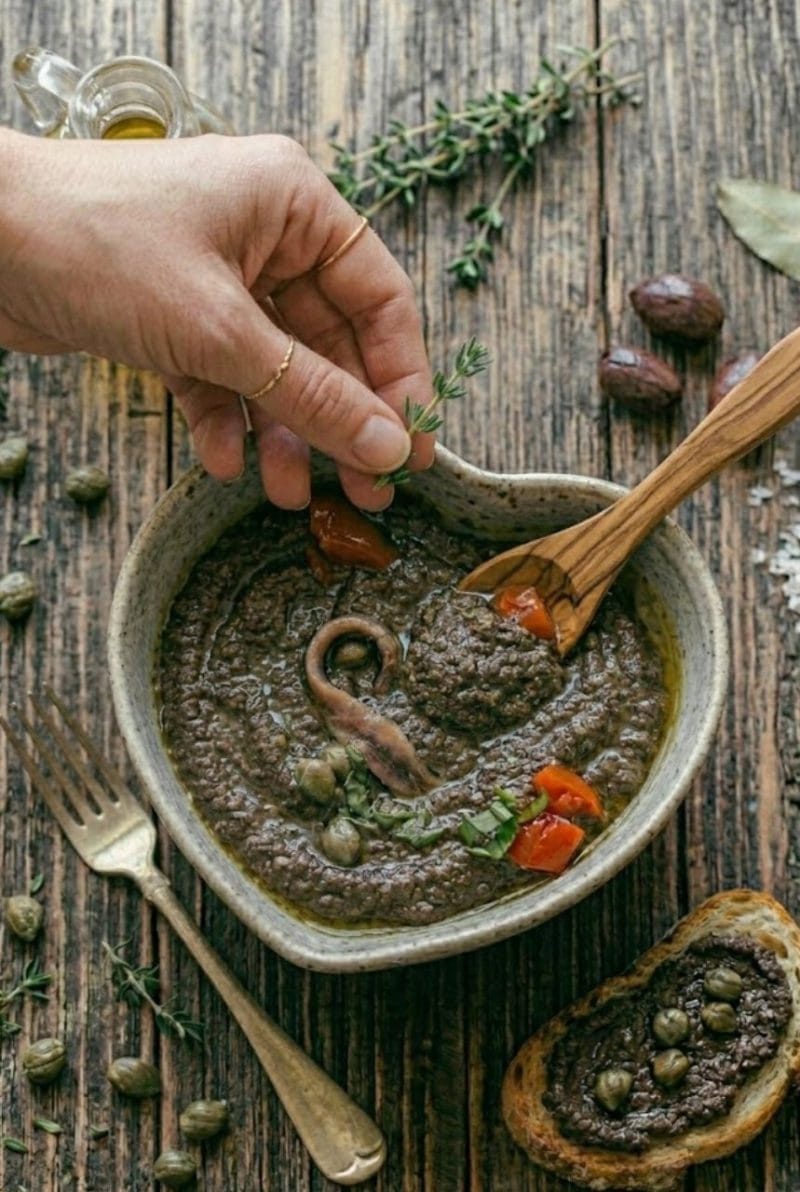 Tapenade noire maison : la recette authentique pour un apéritif gorgé de soleil 2 tapenade noire